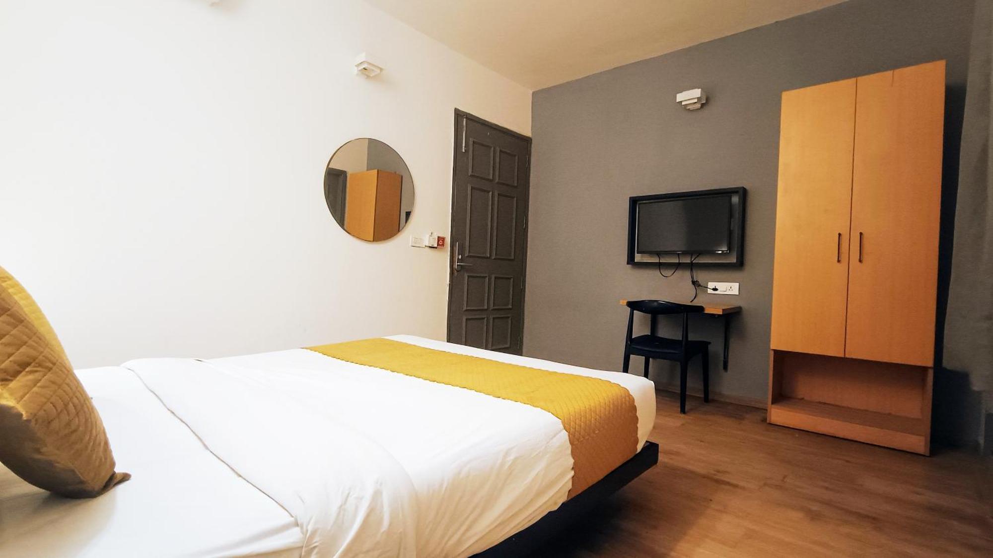 Hotel Crown Inn فريد آباد المظهر الخارجي الصورة